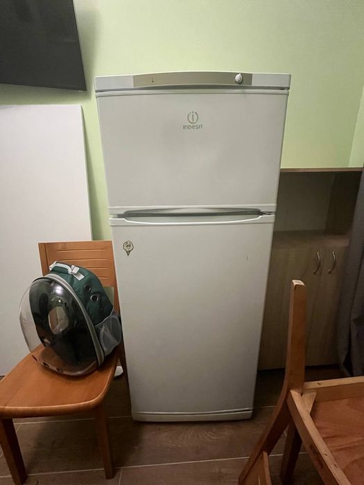Холодильник Indesit ST 145.028