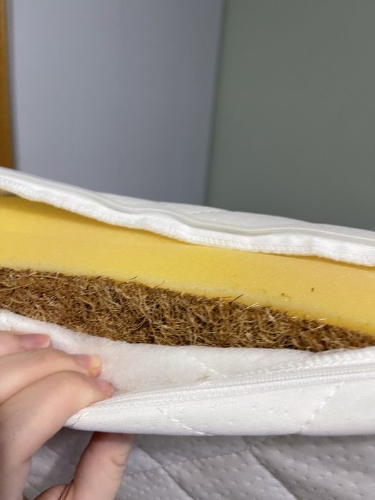 Біле ліжечко дитяче, можна також з матрацом на кокосовій основі