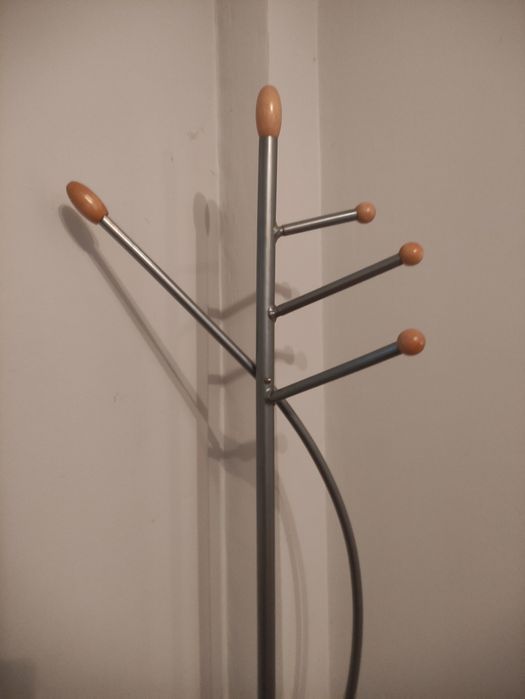 Bengaleiro de Pé Moderno Metal e Madeira