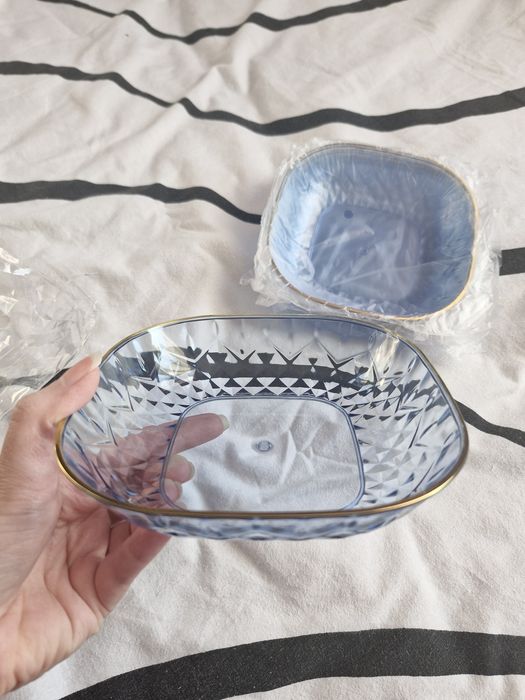 Miseczki 6sztuk niebieskie ozdobne złoty pasek