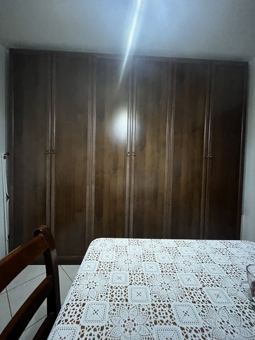 Komplet menli do jadalni - stół z krzesłami, szafa, komoda i lustro