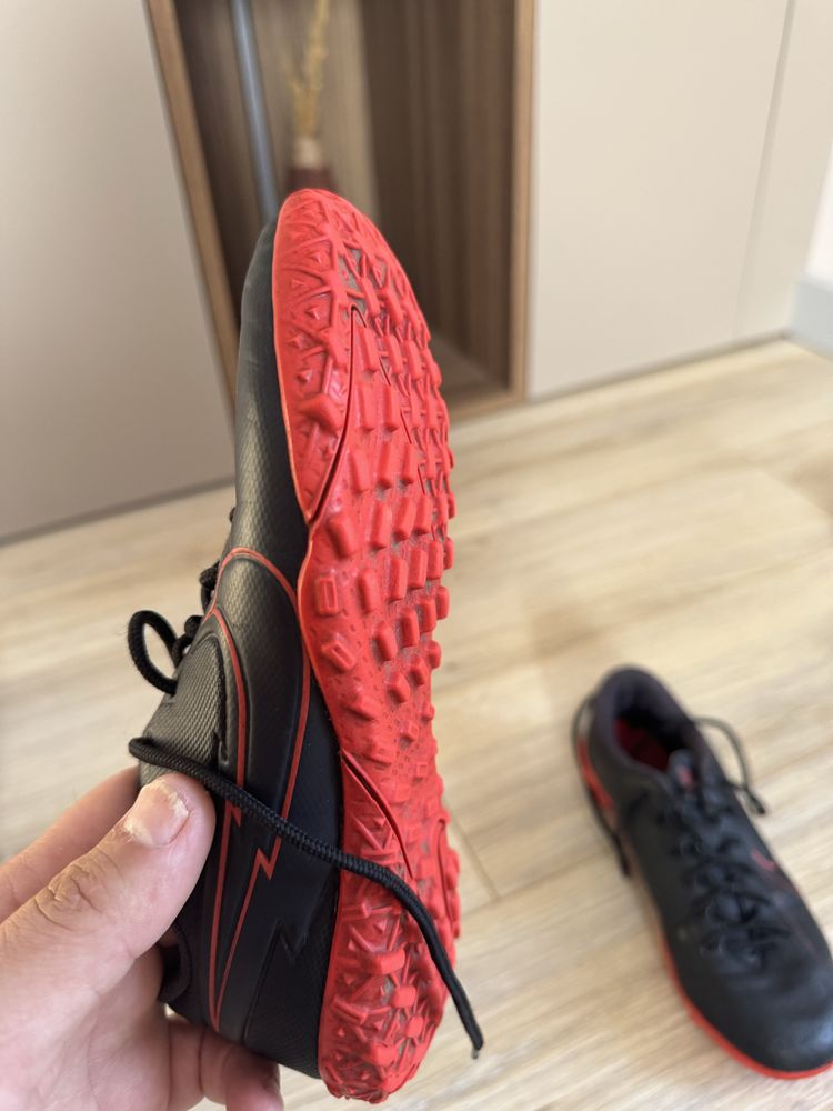 Сороконіжки Nike розмір 33.5