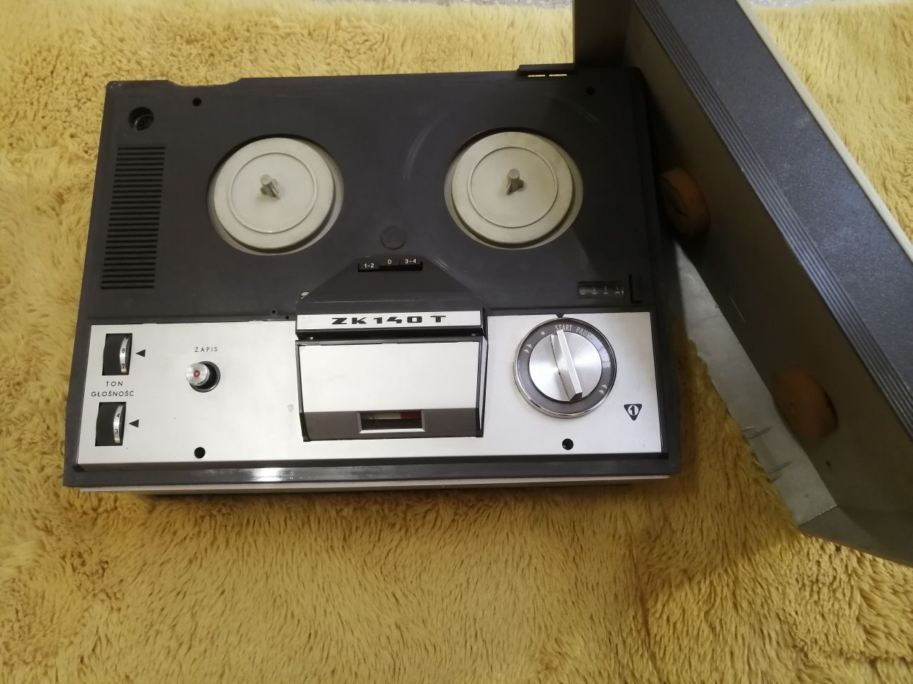 Magnetofon szpulowy Unitra ZK 140 T do przeglądu naprawy.
