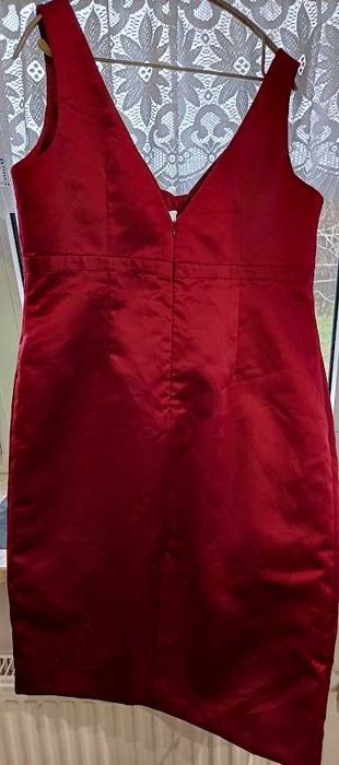 Czerwona sukienka wieczorowa