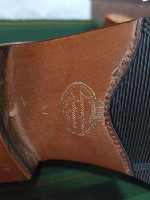 Шкіряні туфлі італійський бренд