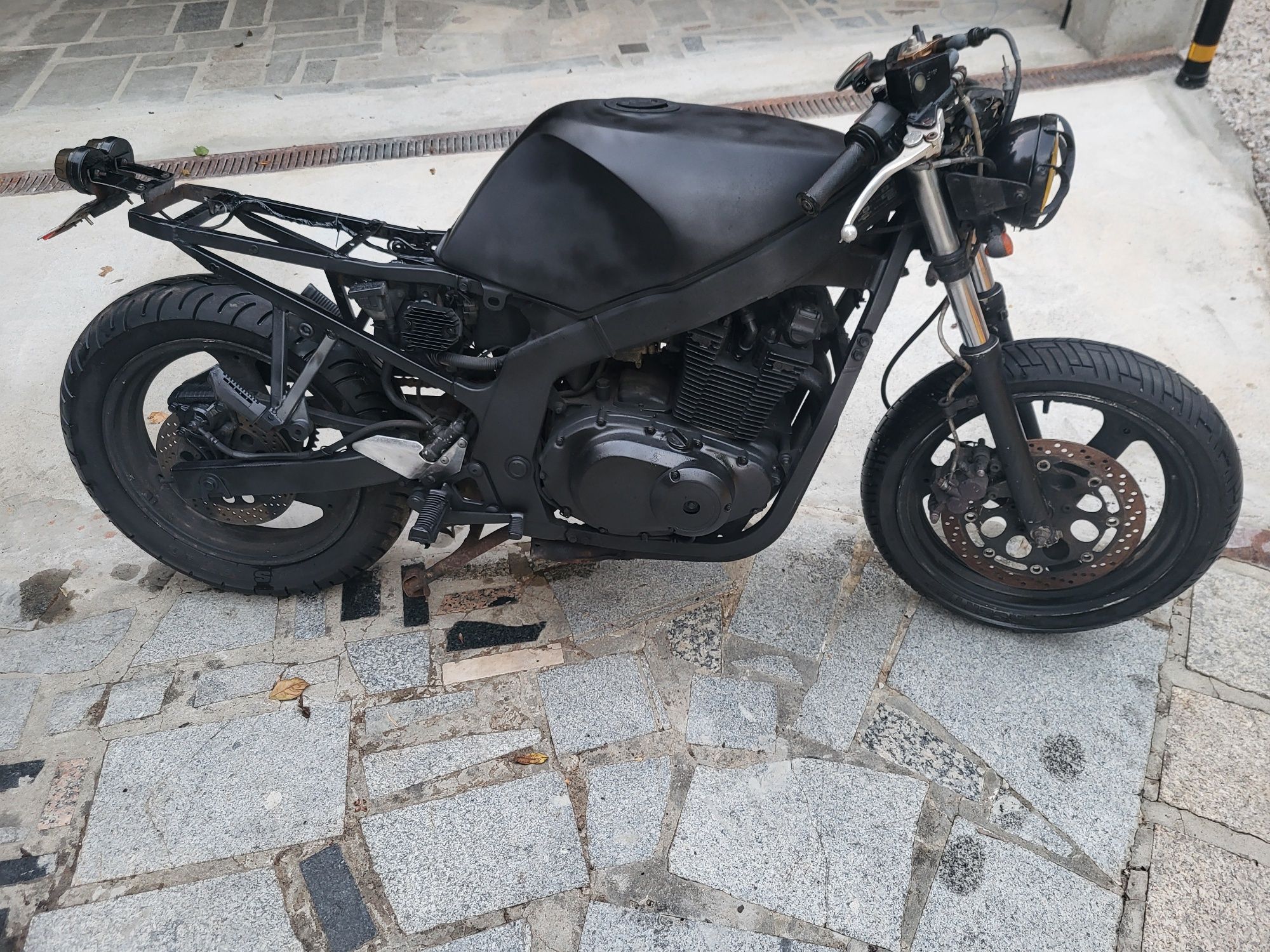 SUZUKI GS 500 Cafe Racer