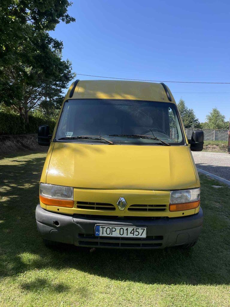 Renault Trafic bus