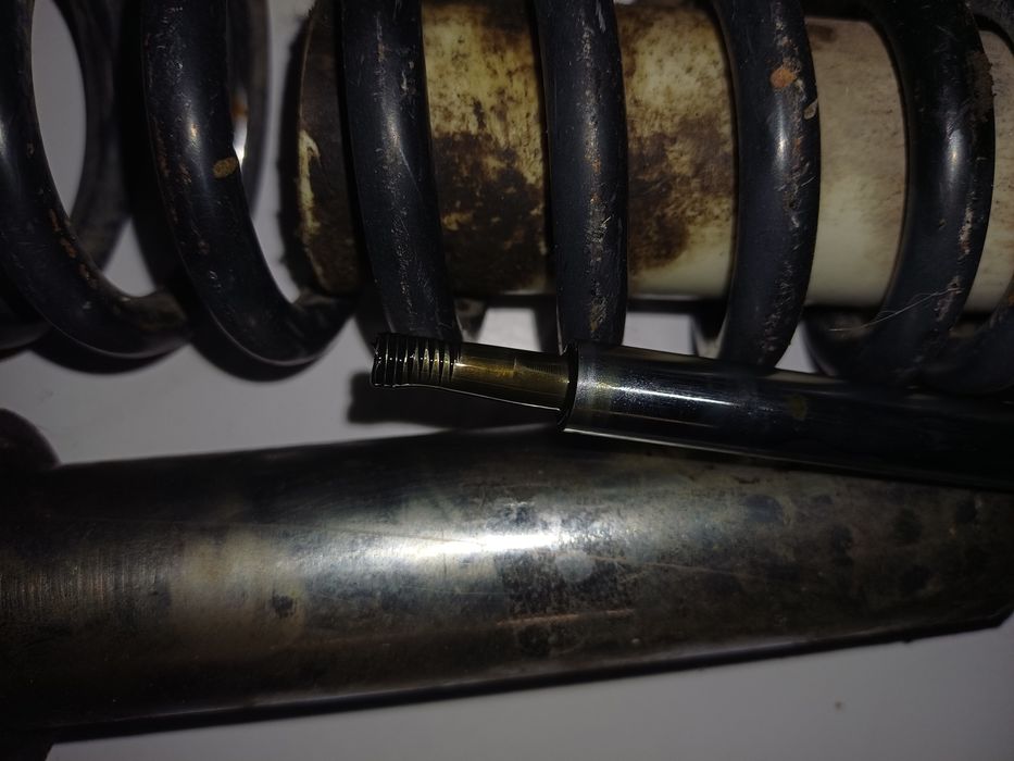 Амортизатори  скутера FADA 150 кубів!