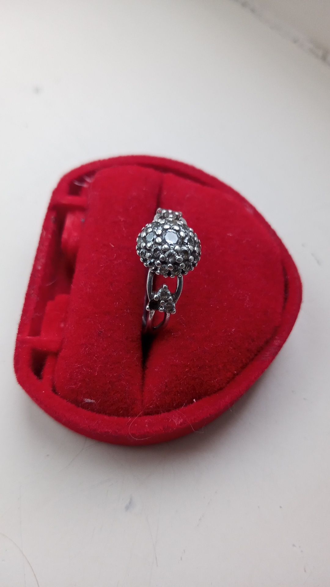 Srebrny pierścionek kóleczko brylanciki  925 rozmiar 10