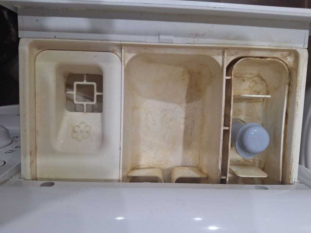 Продам стиральную машину INDESIT