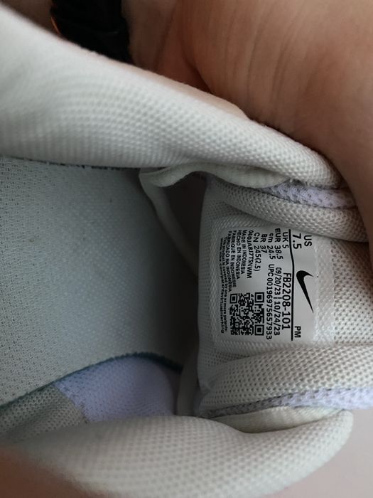 Кросівки жіночі NIKE Revolution 7