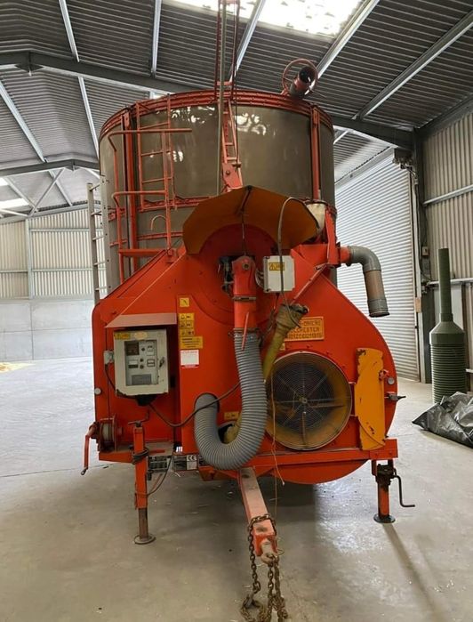 Зерносушка, зерносушарка, зерносулилка.