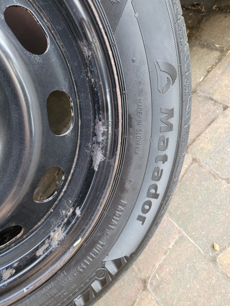 Opony zimowe, felgi stalowe Ford Fiesta MK7 185/55 R15