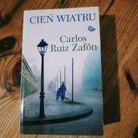 Cień wiatru Carlos Ruiz Zafón wydanie kieszonkowe