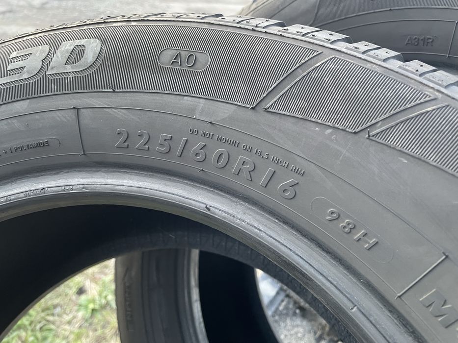 Зимові шини Dunlop 225/60 R16