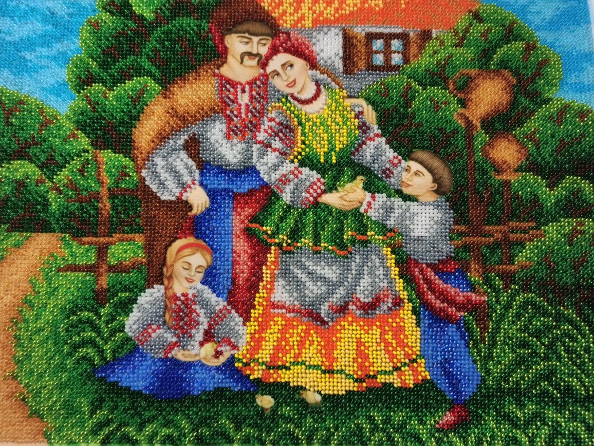 Картина "Українська сім'я" Вишивка бісером