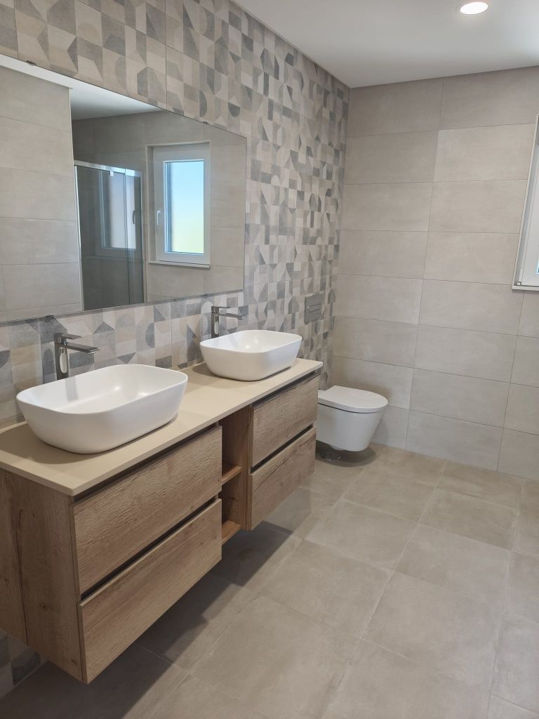 Moradia T4 em Banda com Piscina | Albarraque