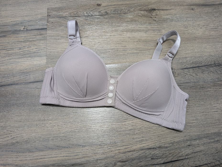 Жіночий ліфчик. Зручний бюстгальтер.