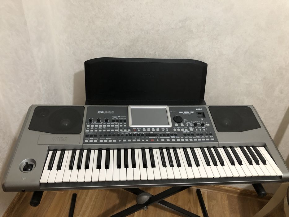 Korg pa 900 У непоганому стані повністю працує кожна кнопка для детали