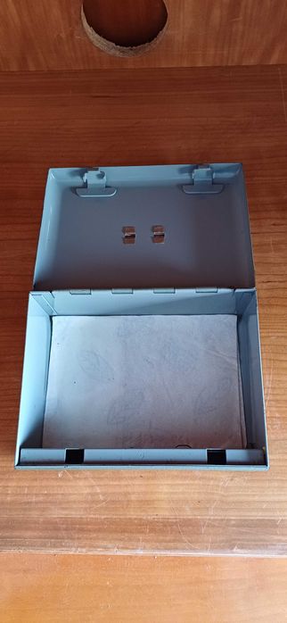 Cofre metálico sem chave