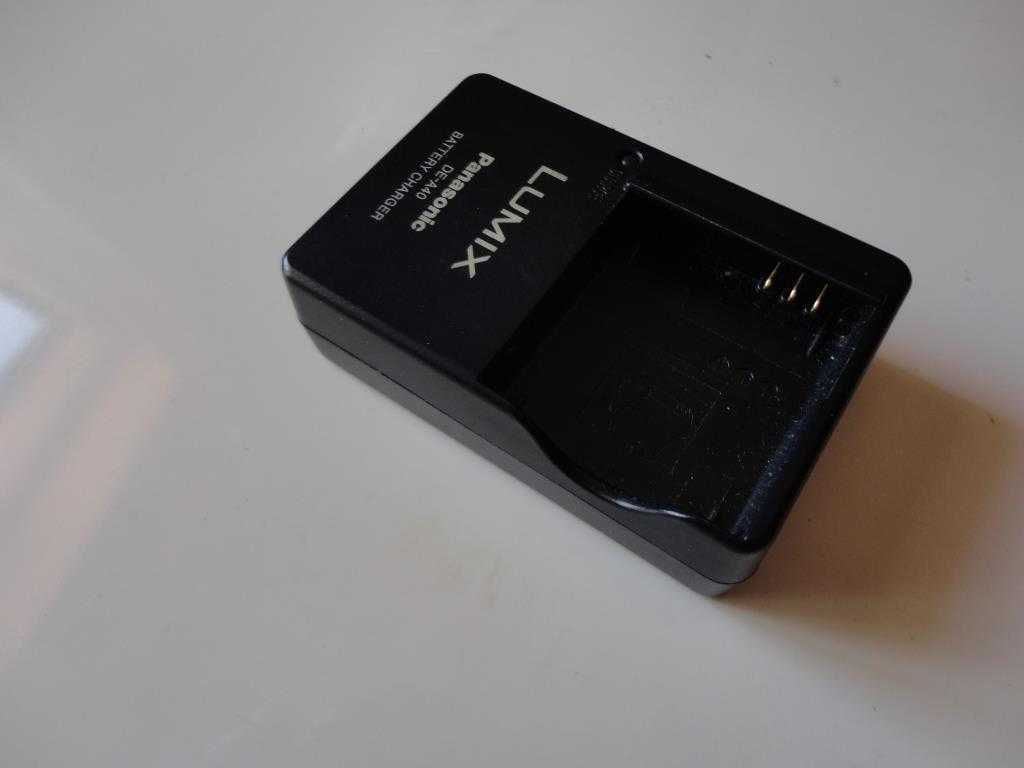 Carregador Panasonic DE-A40A