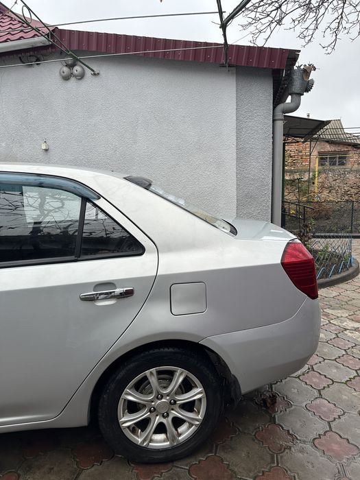 Продається надійна та економна GEELY MK 1.5 газ/бензин.