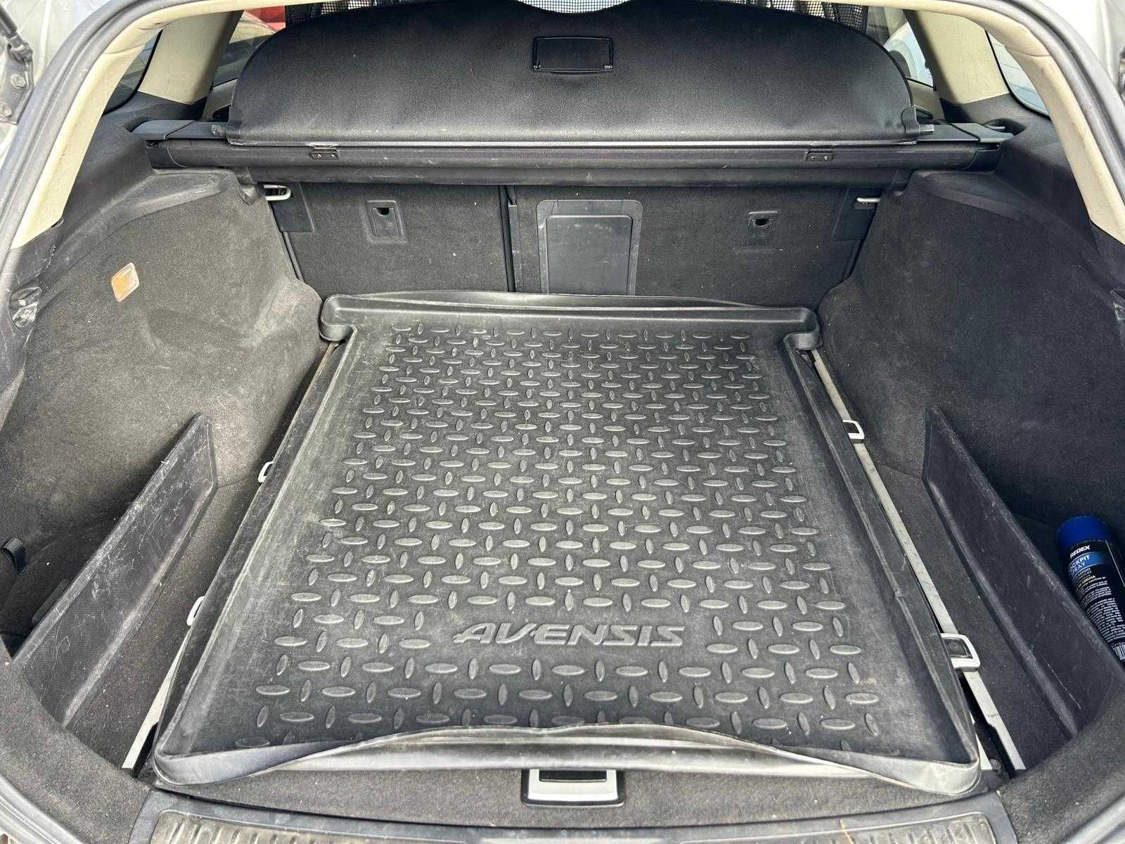Toyota Avensis 2.0 D4D Ano 2012