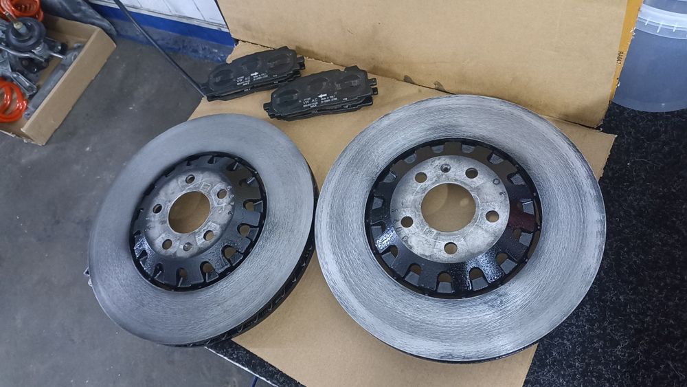 Audi q7 3.0tfsi 4M диски гальмівні передні 4M0615301AS A6 A7 A8 Q7 Q8