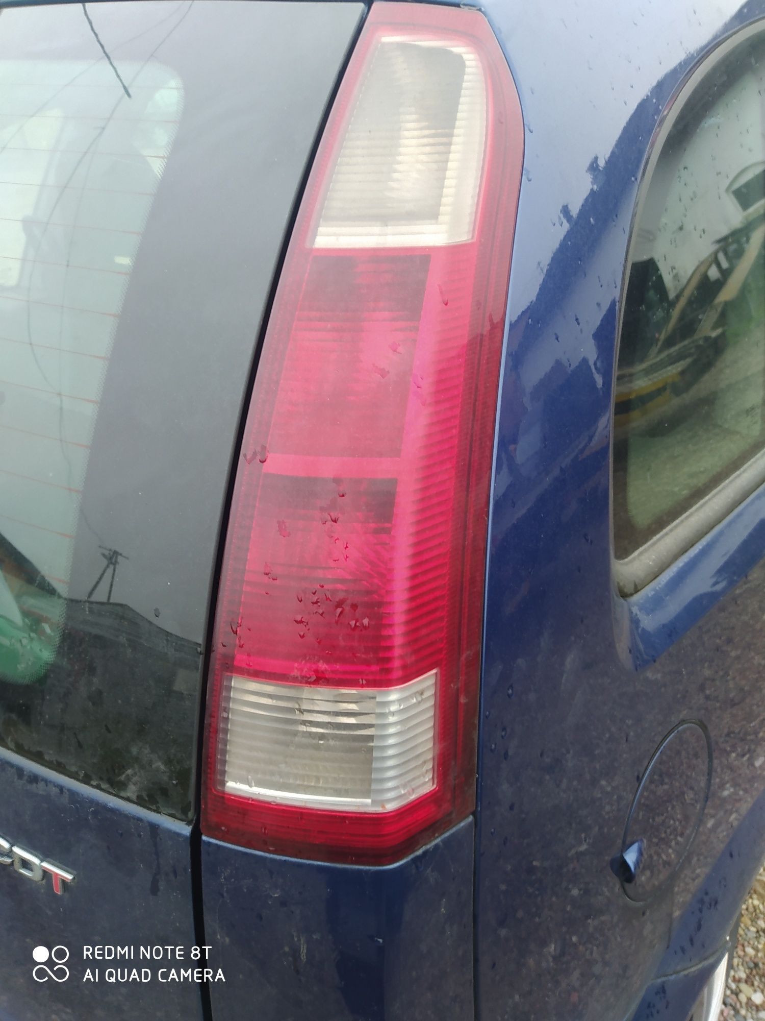 Opel Meriva lampa prawa tył