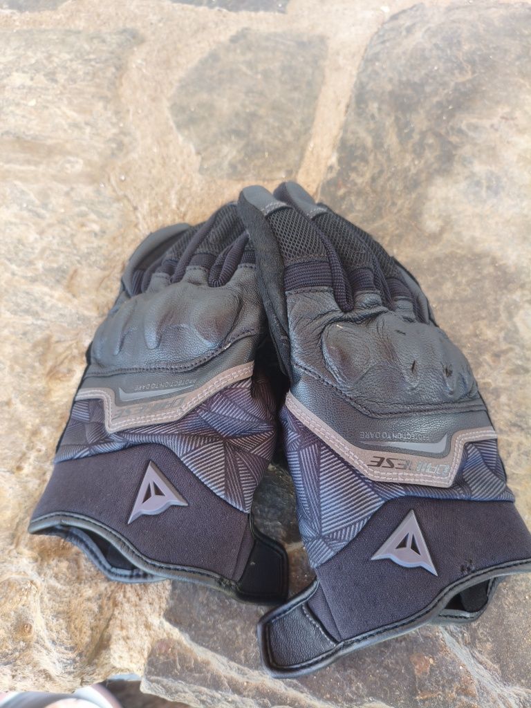 Luvas Dainese em excelente estado tamanho M