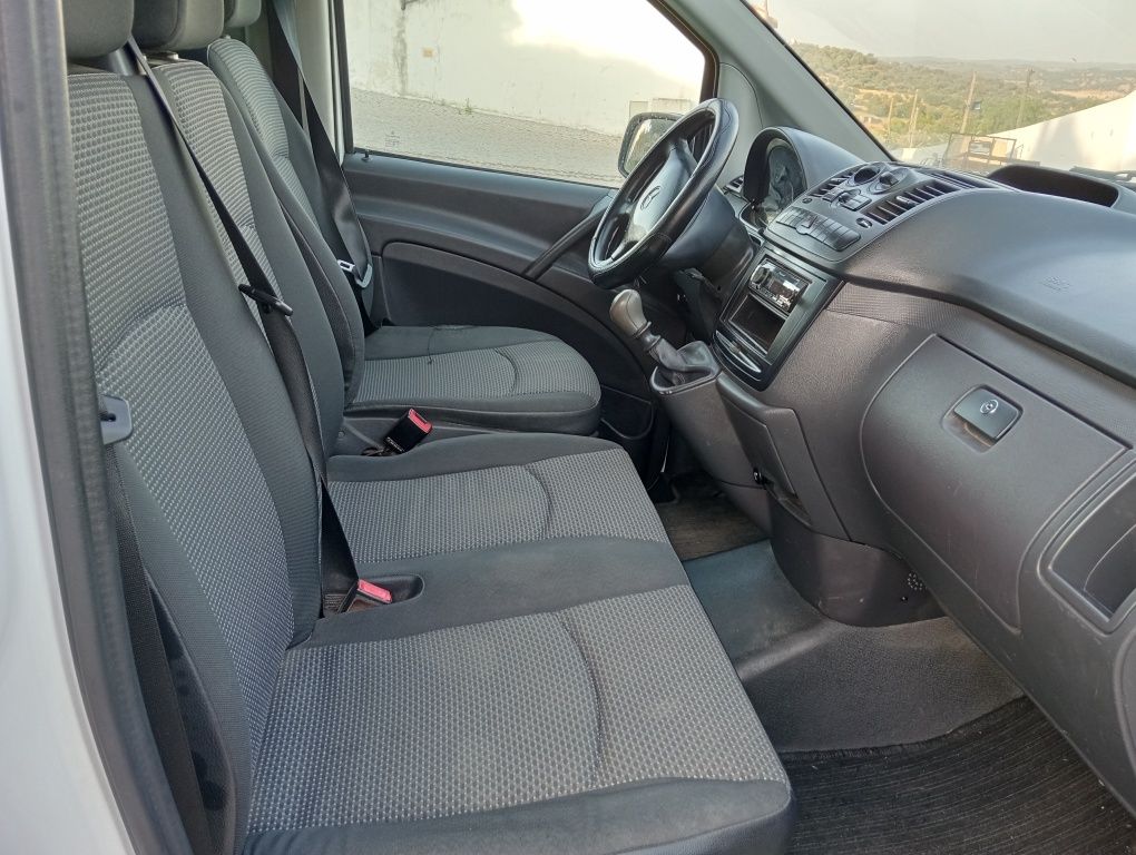 Mercedes Vito 116CDI de 9 lugares de 2012 em estado novo