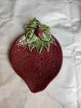 peça decorativa em forma de morango