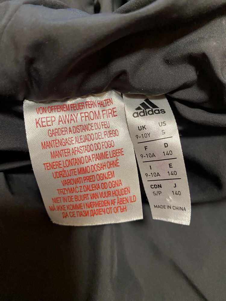 Куртка дитяча adidas 9-10років.