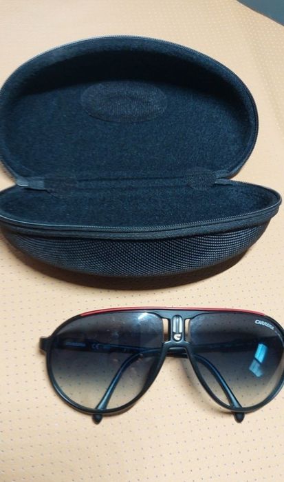 Vendo oculos de sol Carrera