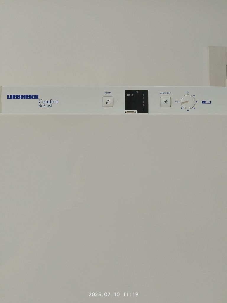 LIEBHERR вбудований б/в