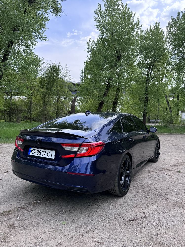 Honda Accord 2018 год