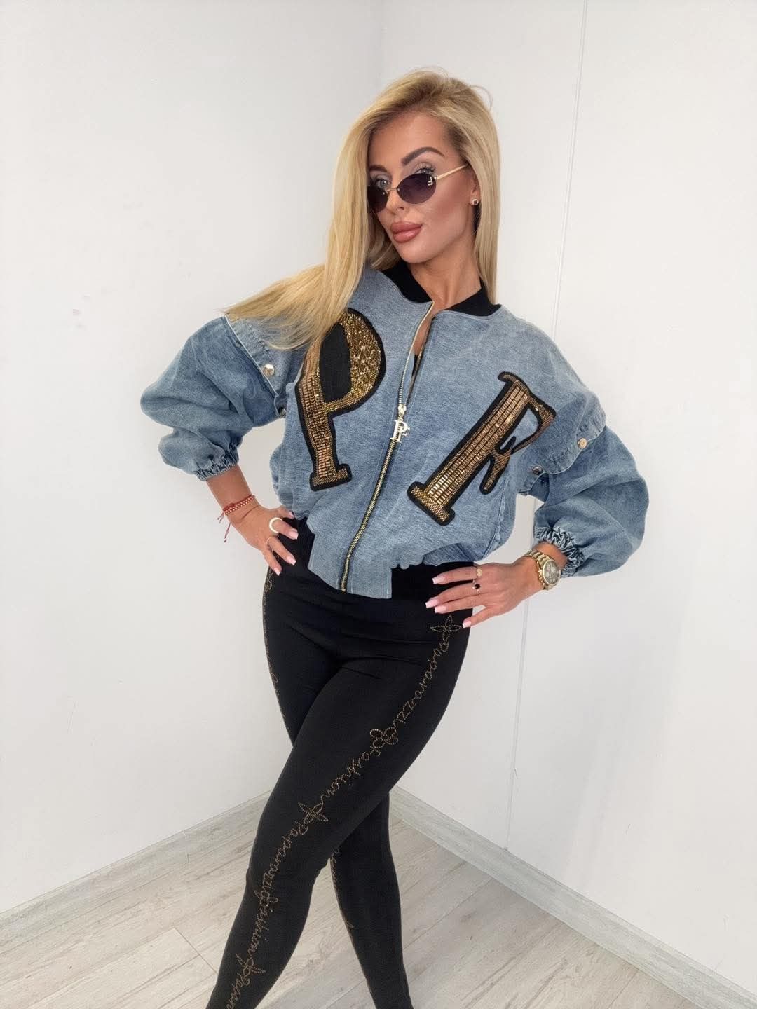 Elegancka kurtka jeans złote napisy logo paparazzi