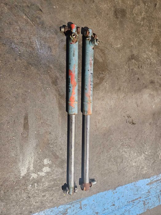 Siłownik Siłowniki Przyczepa Mengele Garant LW 535 Tłok Cylinder Góra