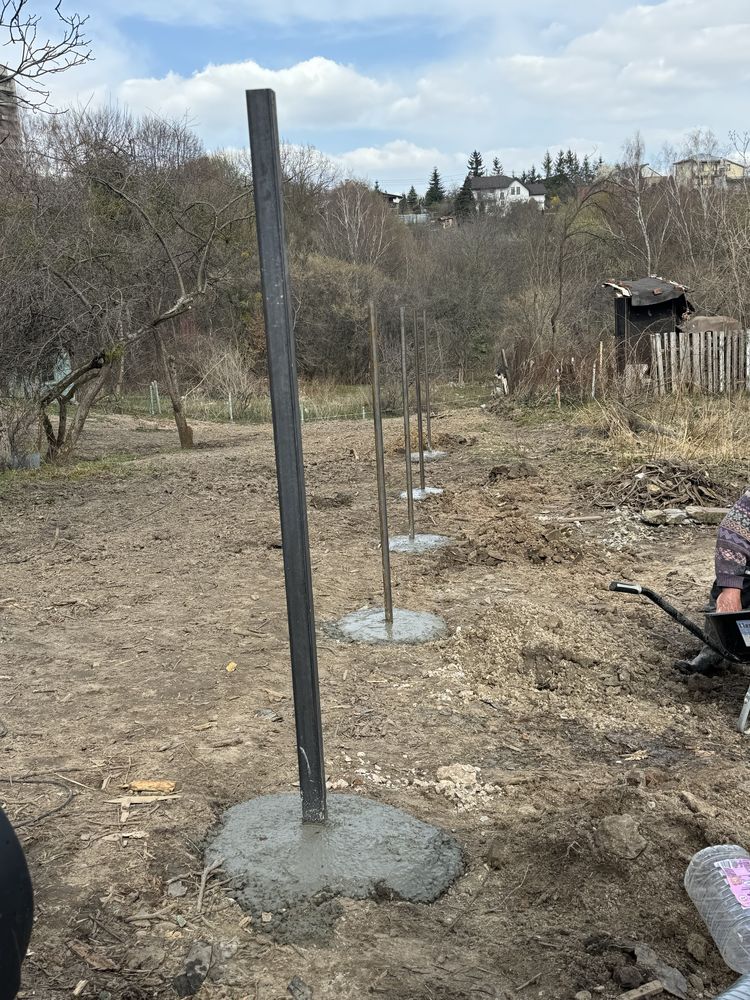 Заливання стовпчиків монтаж огорожі