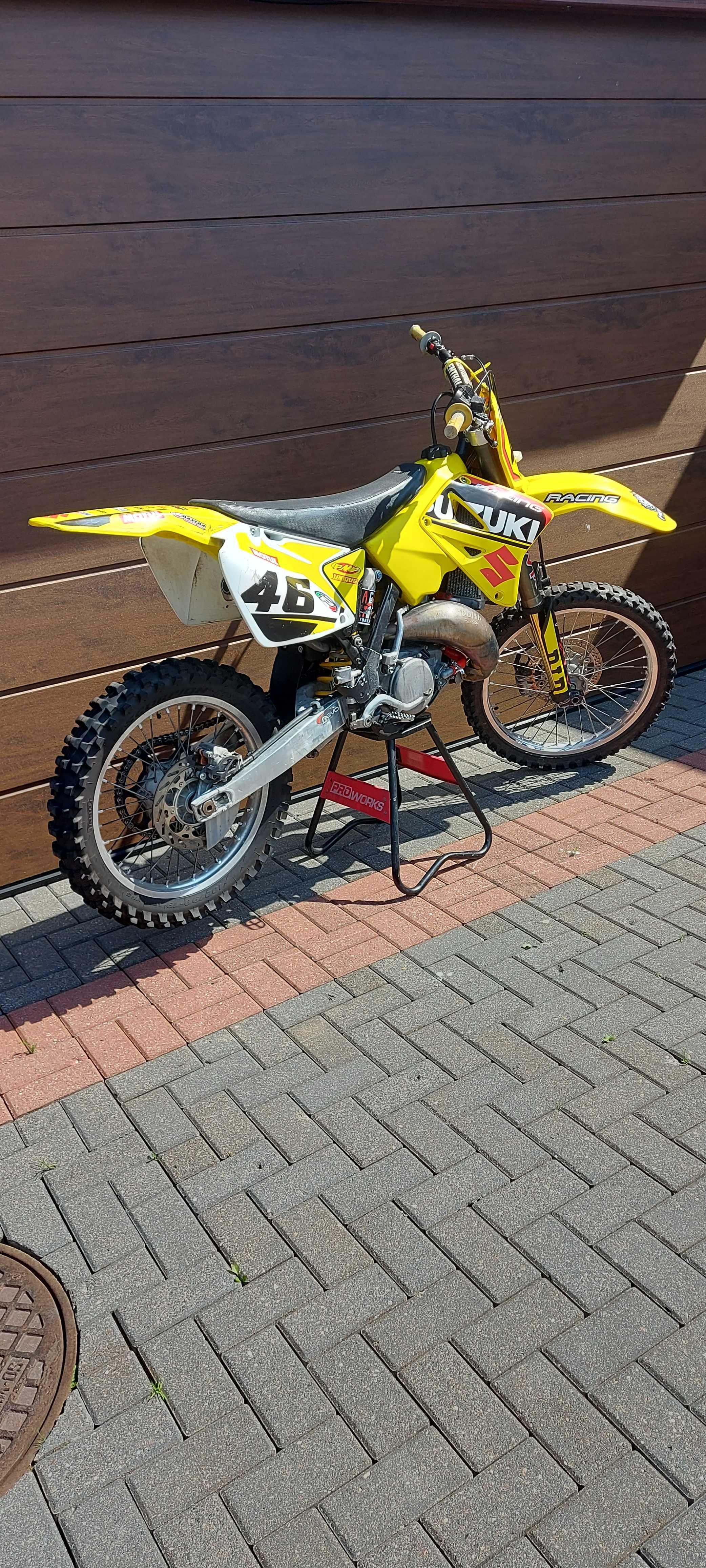 Suzuki RM 125 ładny stan 2006r po generalnym remoncie.
