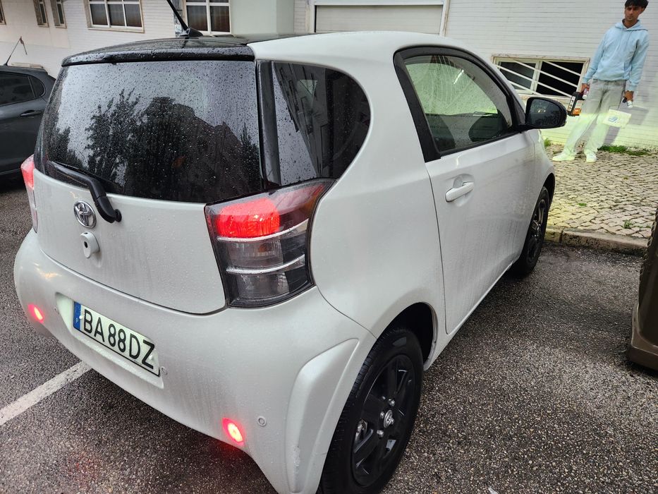 Toyota iq impecável
