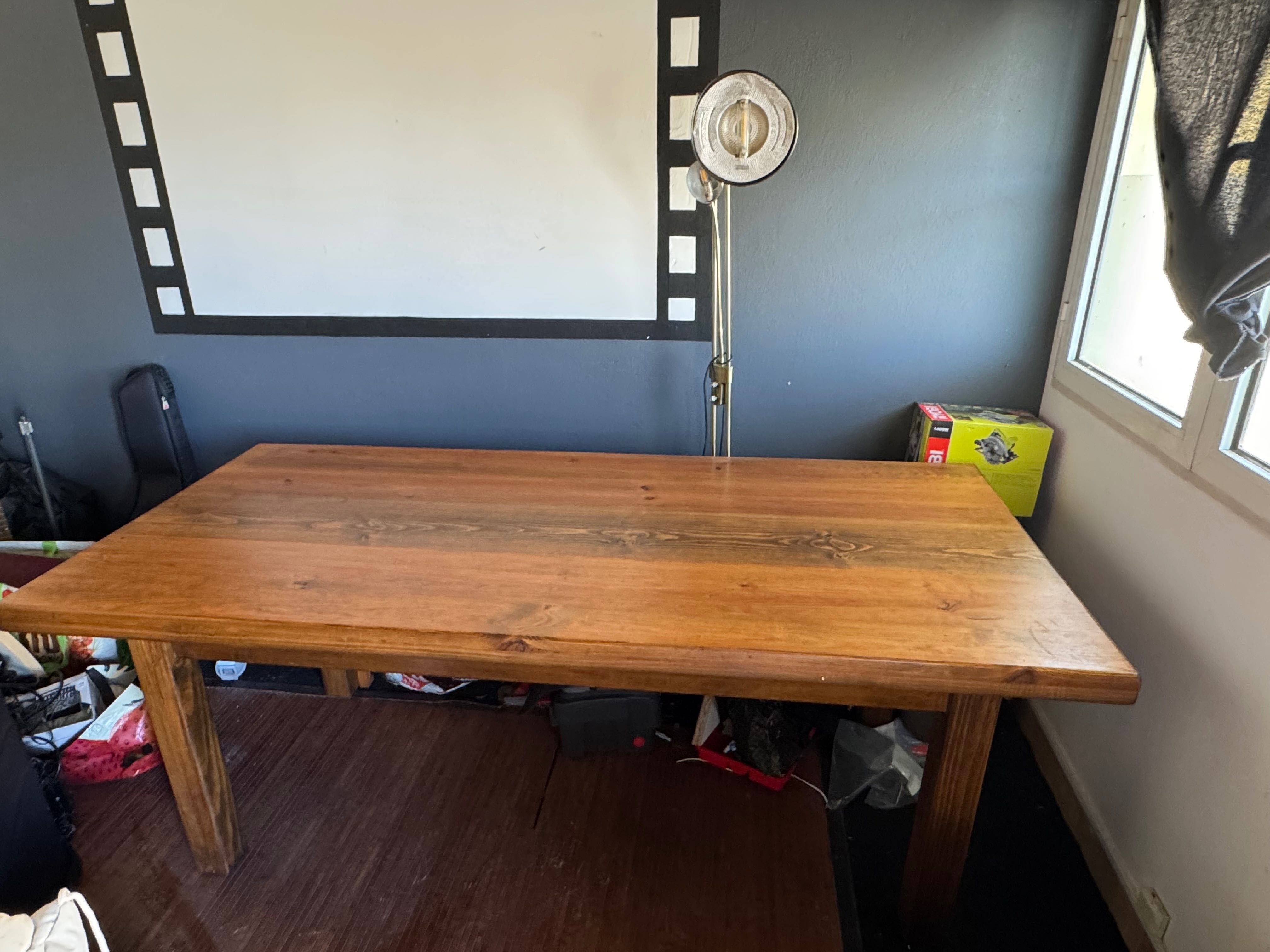 Mesa de madeira maciça