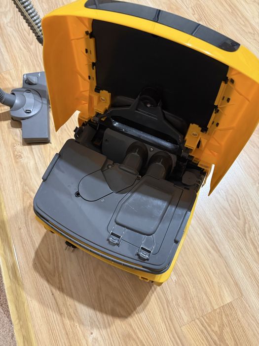 Пилосос Aquawelt Plus Zelmer ZVC-762-ZT миючий