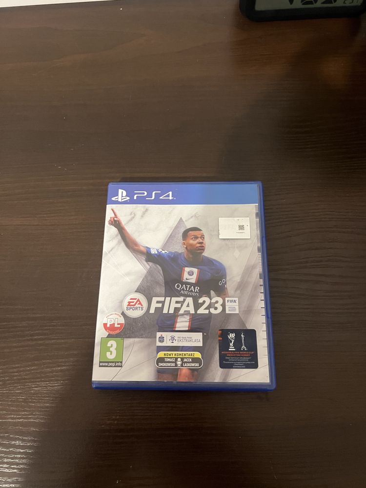 PlayStation 4 Slim 1T + 3 gry