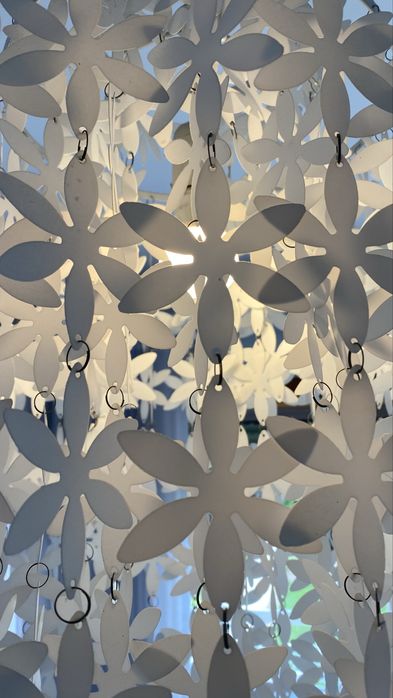 Candeeiro de teto branco