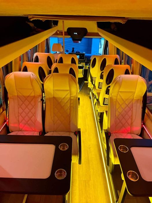 Wynajem autokarów busów 8 - 17 pasażerów bus samochód osobowy Warszawa