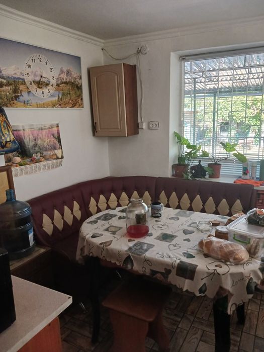 Гарний будинок в затишному місці з озером ,і гарним лісним краєвидом