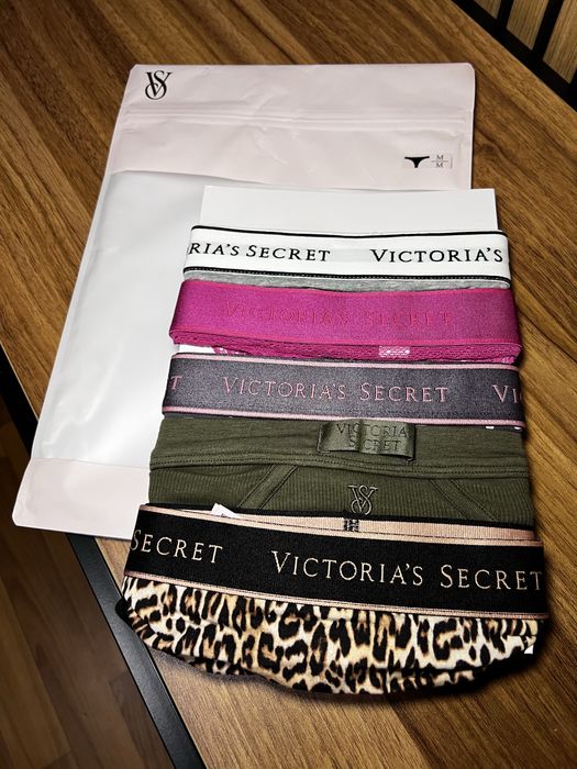 Набір трусиків від Victorias Secret