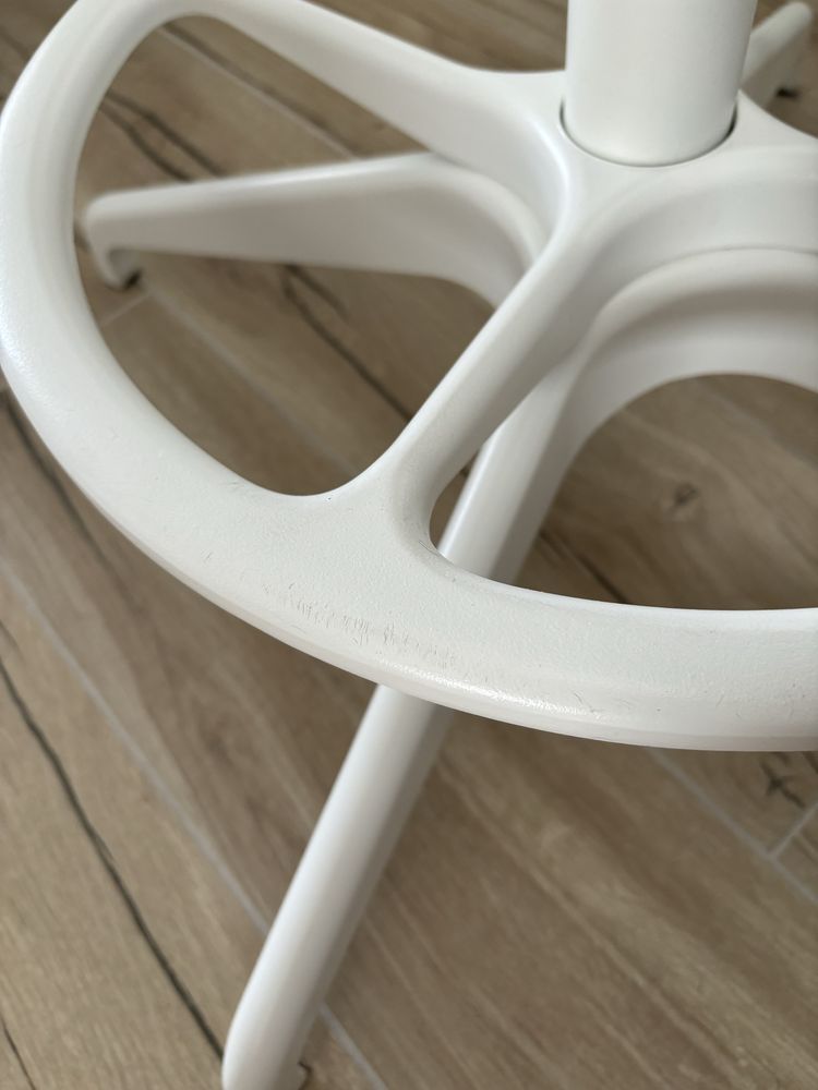 Ikea Lidkullen stołek krzesło taboret hoker biały