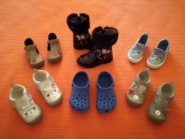 Lote Sapatos/Crocs/Sabrinas/Botas, 26